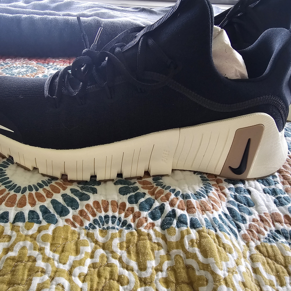 Nike Black Netcon Running Shoes with Cream and Tan Accents